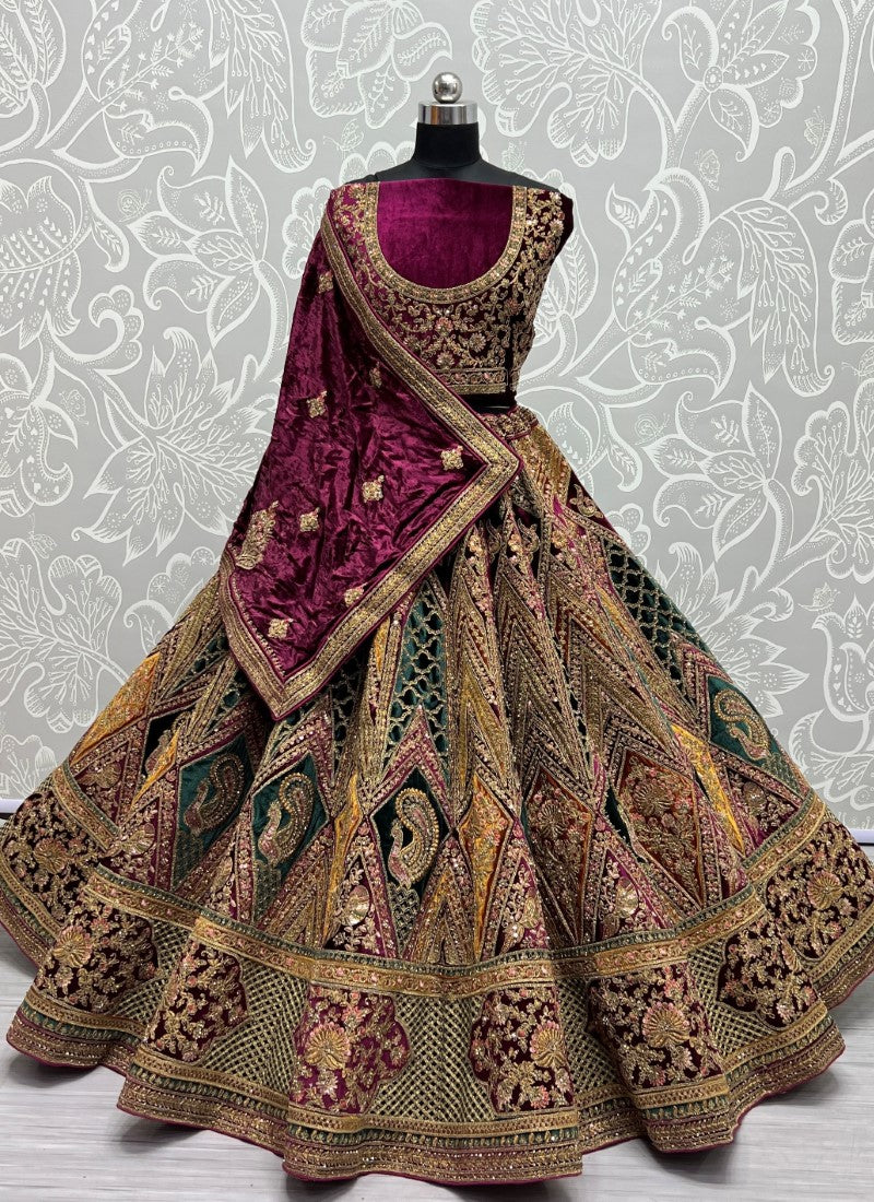 Fantastic Color Matching and Art of work on Bridal Lehengacholi
