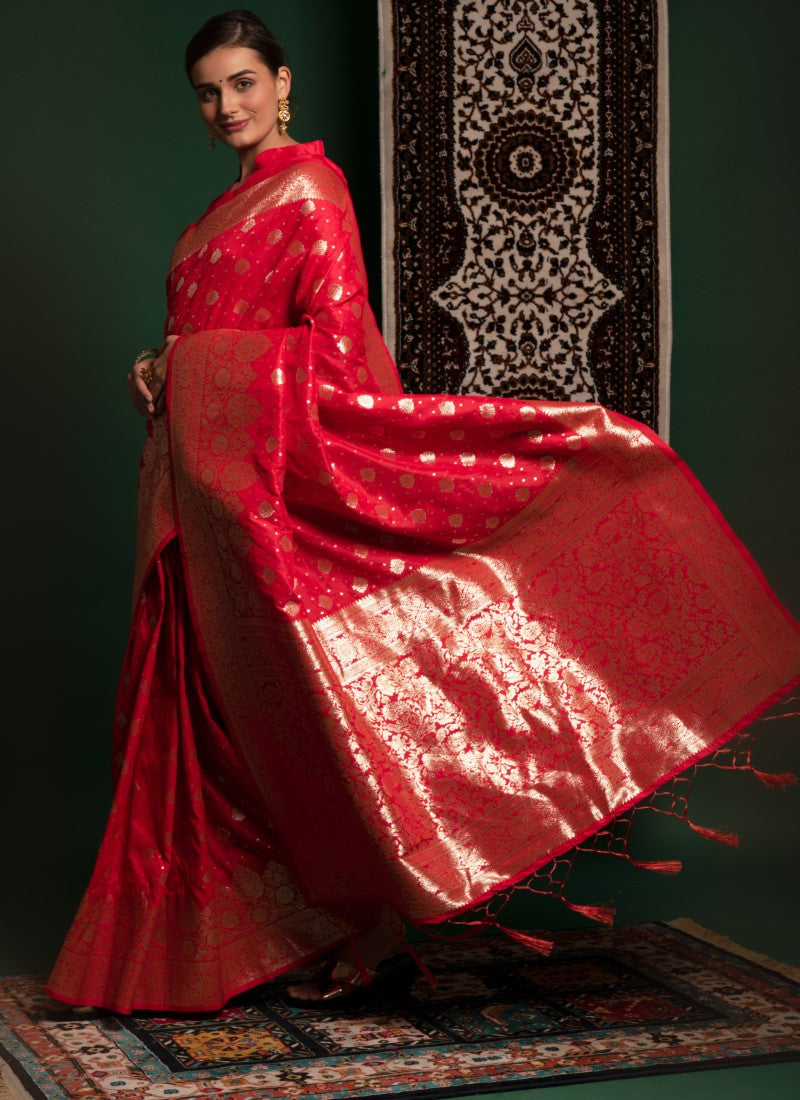 Silk Crafted with selected Zari and dhaga matching extra ordinary Silk Saree Red