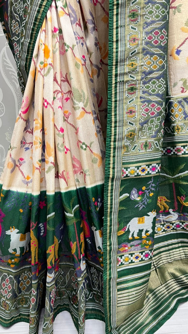 Pure Meena Silk and Dyed Silk Thread Crafted Authentic Patola Saree Green