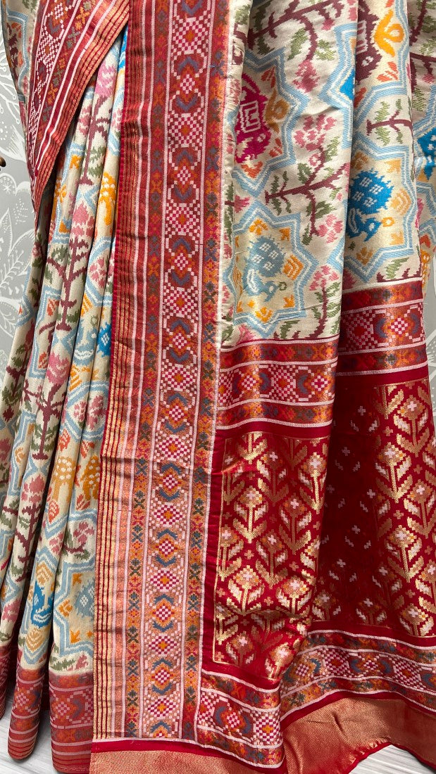 Pure Meena Silk and Dyed Silk Thread Crafted Authentic Patola Saree Red