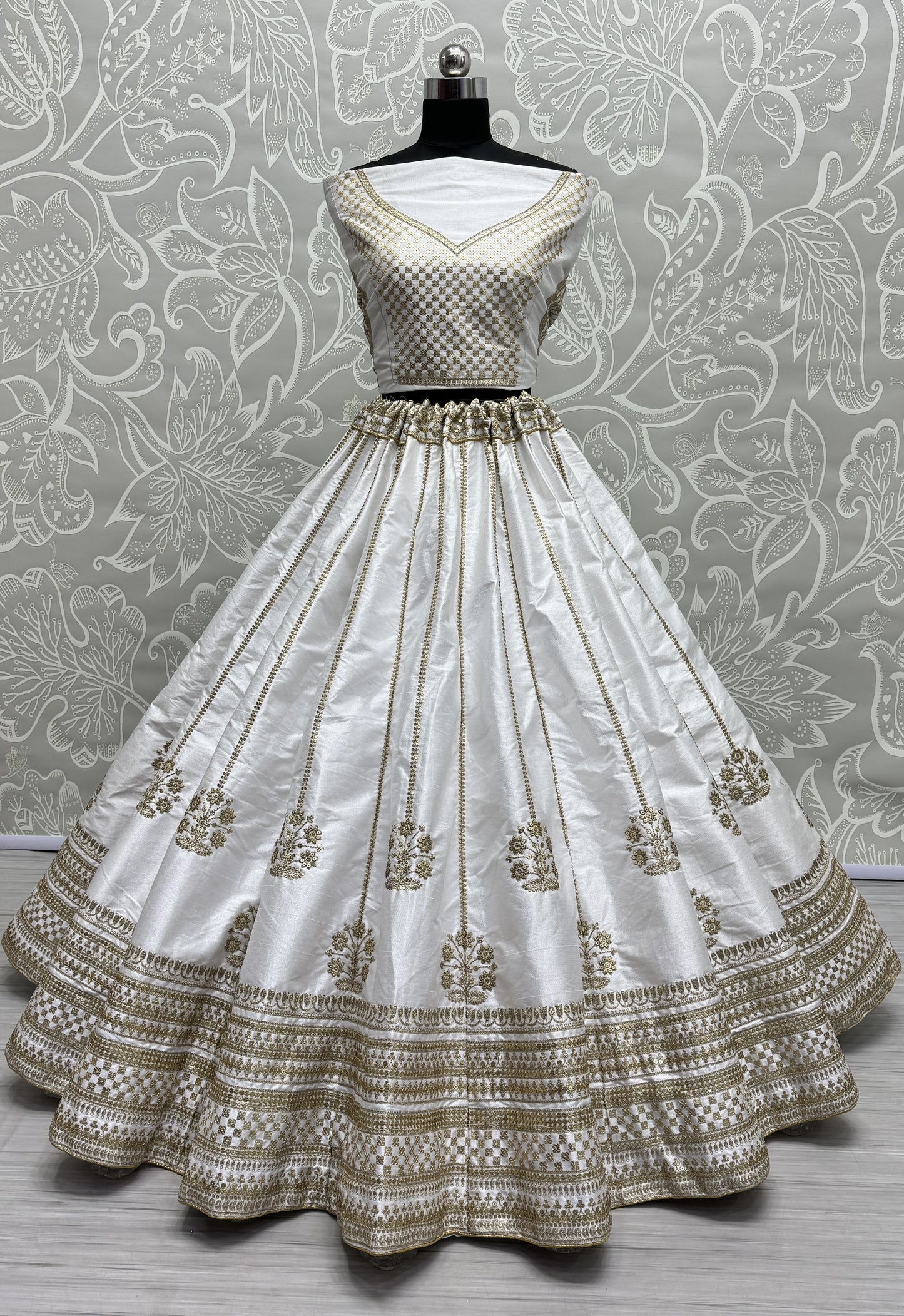Pure Chinon Dupatta and Silk Crafted in metalic Sequins 9mm with zari Embroidery Flaired Partywear Lehengacholi