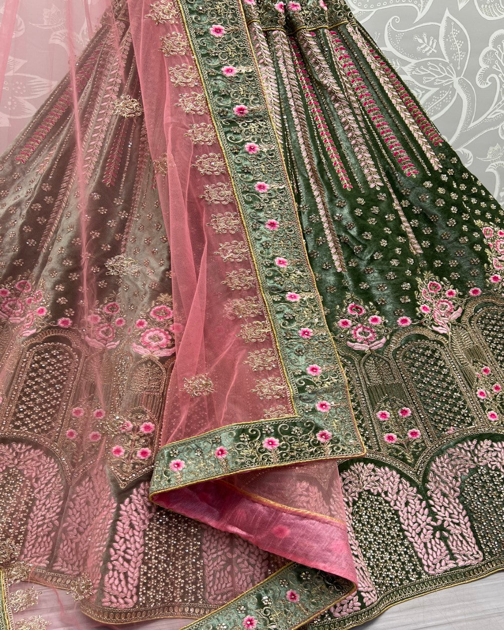 Swati Manish on Instagram: “SwatiManish Lehengas SMF LEH 199 18 #SwatiManish  #SwatiManishIraAarav#Brida… | Designer lehnga choli, Saree look, Indian  wedding dress