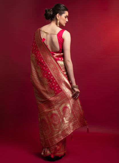 Silk Crafted with selected Zari and dhaga matching extra ordinary Silk Saree