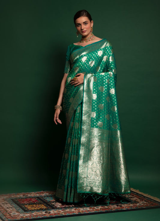 Silk Crafted with selected Zari and dhaga matching extra ordinary Silk Saree Green