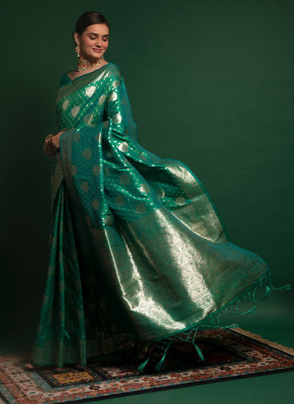 Silk Crafted with selected Zari and dhaga matching extra ordinary Silk Saree Green