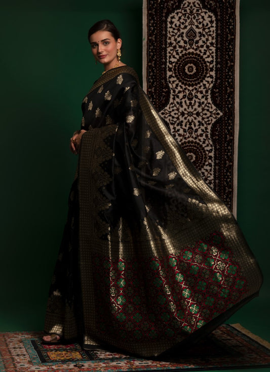 Silk Crafted with selected Zari and dhaga matching extra ordinary Silk Saree Black