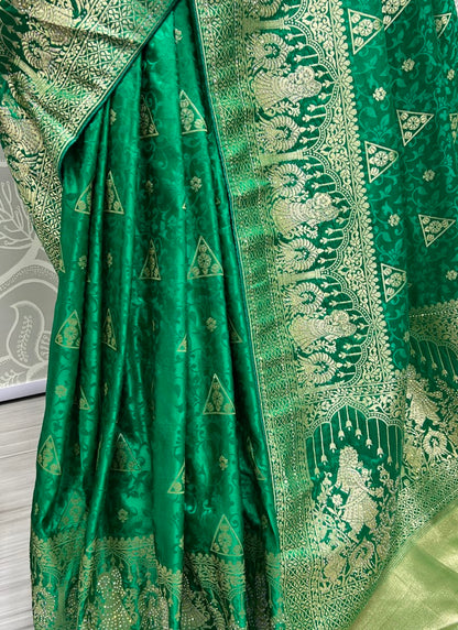 Green Shining Silk Weaving in mettalic Zari Silk Saree With Blouse