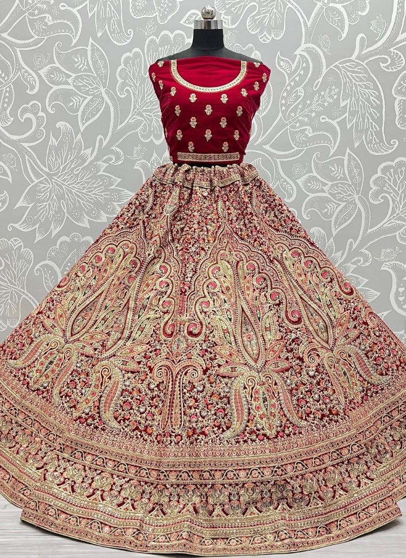 Great art of work in Bollywood Bridal Pink Lehengacholi